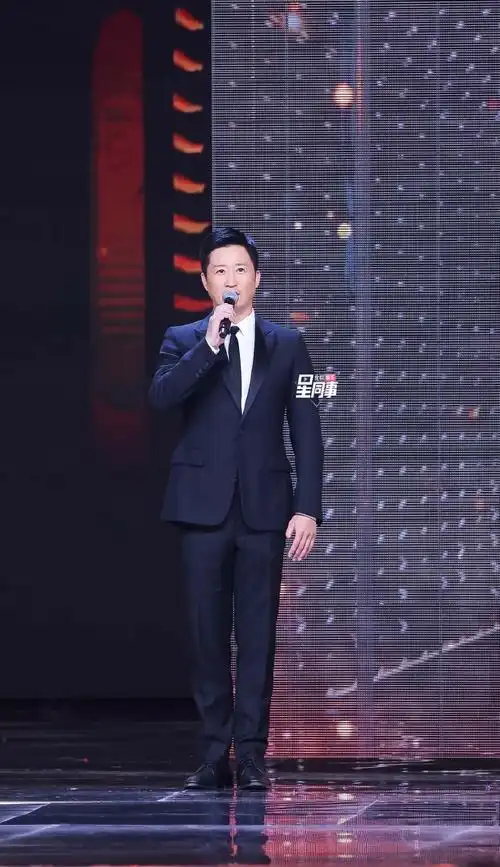 华表奖颁奖典礼##吴京介绍吴磊说是我儿子