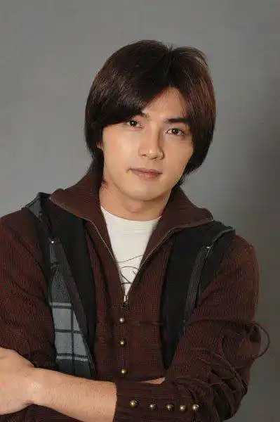 堪称娱乐圈的清流,成名后娶初恋女友,如今一家三口幸福生活_贺军翔