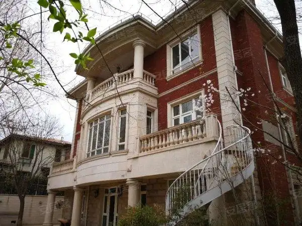 四环边高尔夫球场里面的独栋别墅 碧海方舟 豪华装修 家私齐全