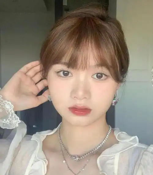 你适合齐刘海吗?有这几个特点,请大胆尝试"齐刘海",颜值翻倍