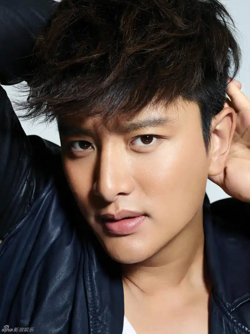 贾乃亮双单曲齐上线 独特嗓音深情款款