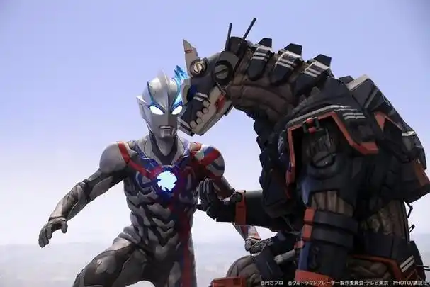 田口清隆导演竟然碰到闷骚肌肉佬,画面一度陷入尴尬.