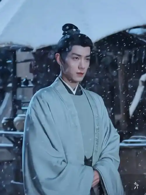 挥斥方遒,万物化于形;登高识远,天地纳于心