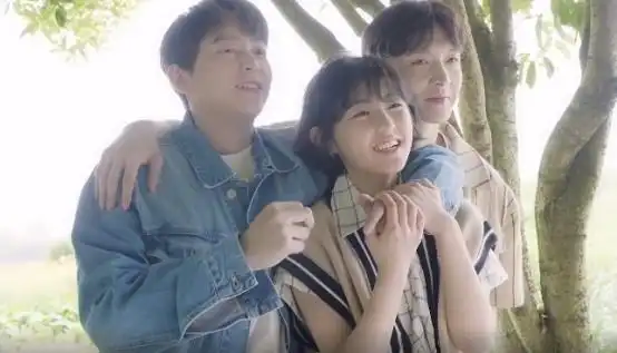 张艺兴彭昱畅张子枫合体,海报站位引热议,关系好不好肉眼可见!