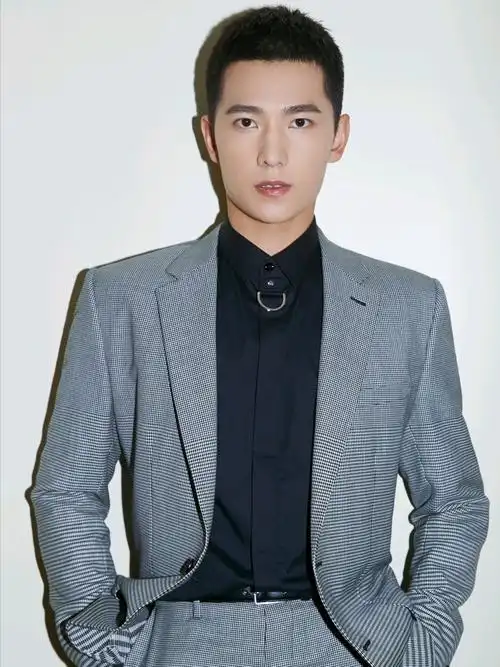 言情小说男主脸——杨洋