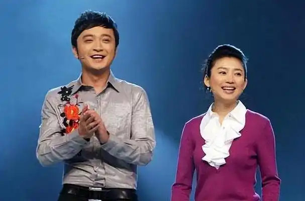 央视主持王小丫经历两次婚姻却膝下无子如今56岁过成怎样