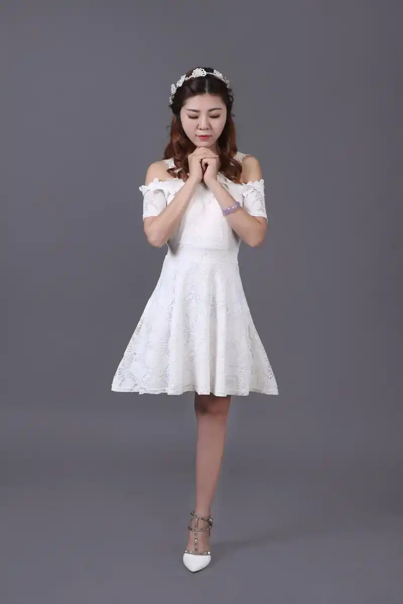 独腿女孩当电焊工爆红网络回绝300名男子表白