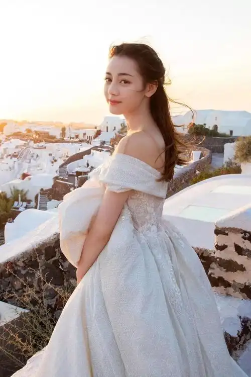 迪丽热巴终于结婚了婚纱照也太美了吧