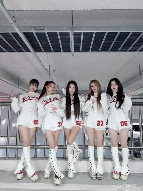 〈fearless〉,〈unforgiven〉等歌曲,前卫的曲风为kpop女团注入新血