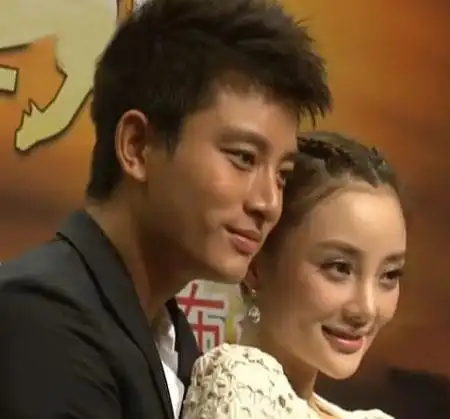 贾乃亮和女友李小璐