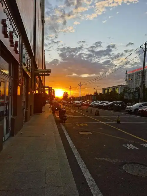 夕阳无限好,只是近黄昏.