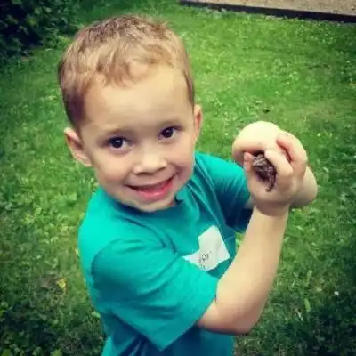 搞笑小男孩图片大全集 - 蜡笔小新卡通头像!