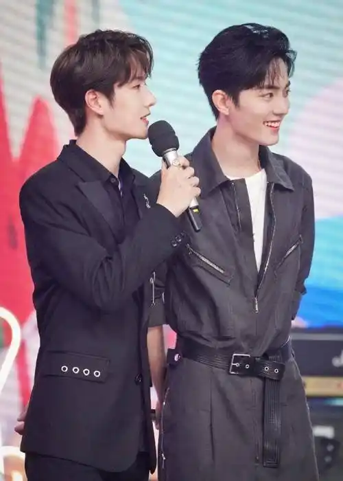 肖战王一博在《天天向上》的舞台亮点多多,不仅劲爆默契的双人舞蹈