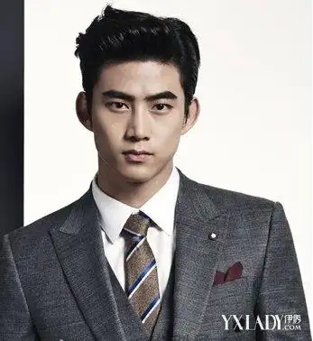 大背头发型怎么弄韩男明星亲身示范