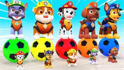 汪汪队玩游戏:踢足球猜正确的门,小狗狗们能否完成任务?