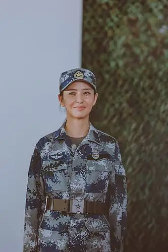 佟丽娅《真男2》俯卧撑 进步卓然被夸真正男子汉