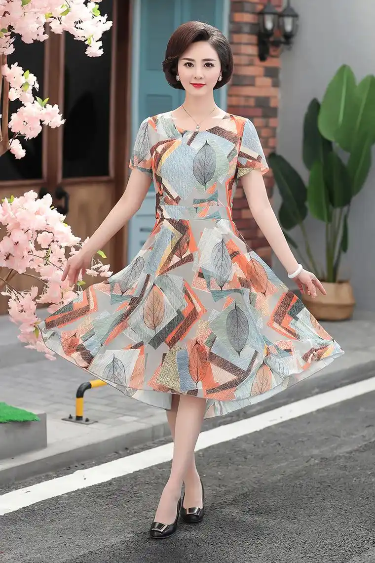 年轻妈妈装过膝真丝连衣裙高贵四十岁中老年女人夏季短袖裙子50岁