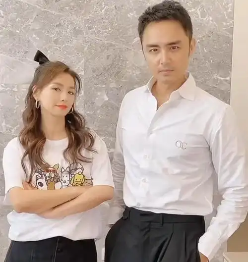 明道与张庭走得太近引林瑞阳吃醋张庭直呼老公为老先生