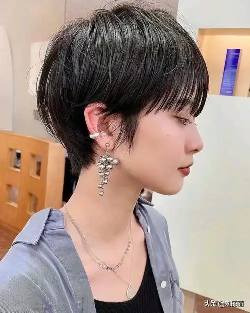 时尚发型设计屋(2022最新款短发女图片)