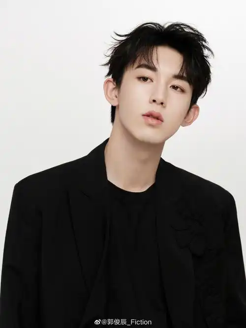 郭俊辰最新营业照🈶 ~咱就是说帅哥的颜值妥妥一个绝……|郭俊辰|帅