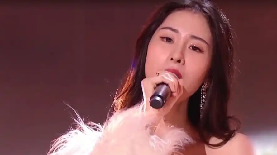 吴莫愁张碧晨"冤家路窄"再同台 ,一个差点认不出,一个没变化!