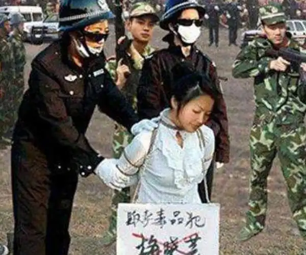 美女死刑犯毕丽梅枪决后在火葬场死而复生被二次行刑