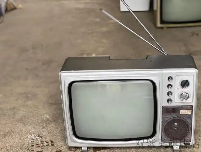 可播放能播放的老式黑白电视机橱窗装饰摆设道具古董怀旧老物件80后