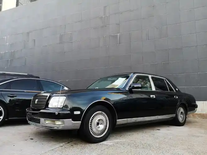 无处不在的精致老车丰田世纪