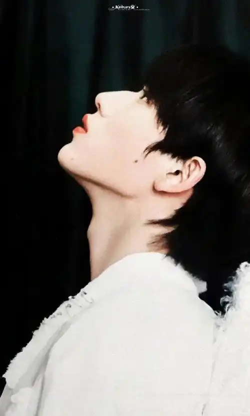 时代少年团侧颜杀#宋亚轩侧颜杀小宋名品侧颜杀,优越下颌线在线煞发