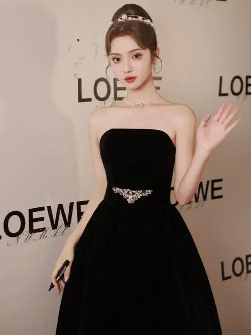 黑色法式晚礼服裙气质高级感丝绒抹胸连衣裙