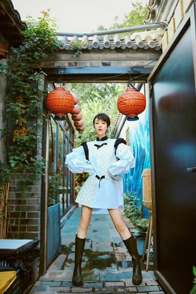 陈泇文曝光最新写真,古典与时尚双重结合#陈泇文