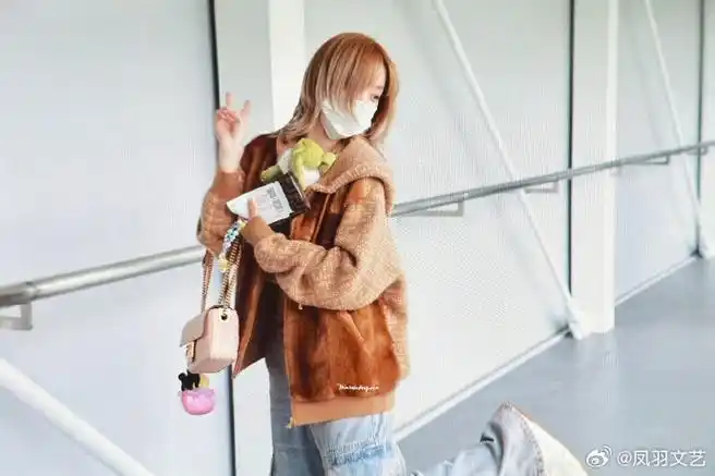 宋雨琦机场私服##宋雨琦回国录奔跑吧