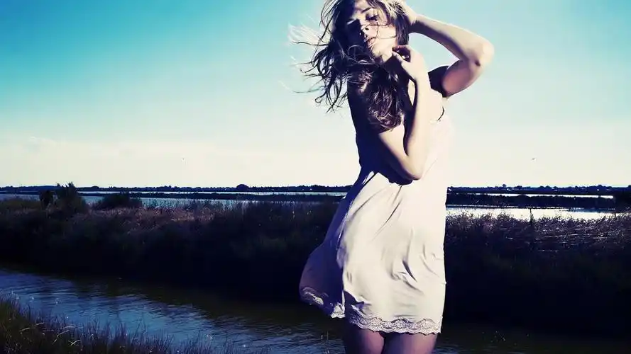 性感欧美美女诱惑写真桌面壁纸