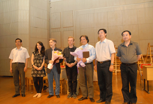 国际著名指挥大师汤沐海,歌剧导演斯蒂芬诺蒙蒂受聘为我校音乐学院