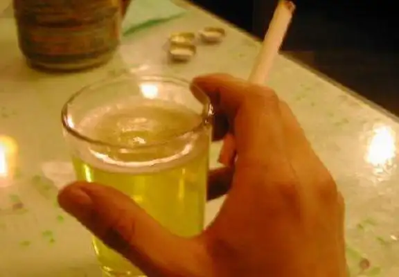 烟酒不离还不是照样怀孕!