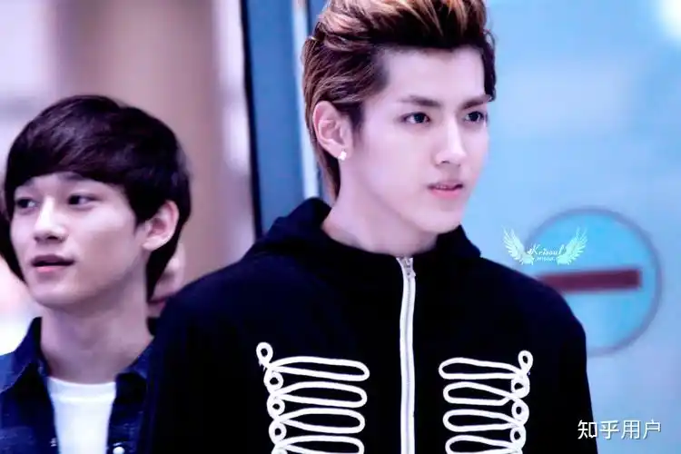 友友们有吴亦凡kris时期的美图吗