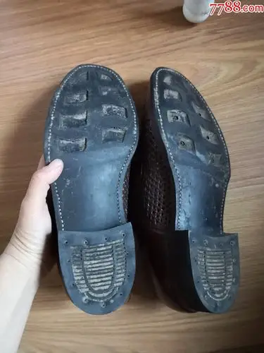 老式三接头男凉鞋