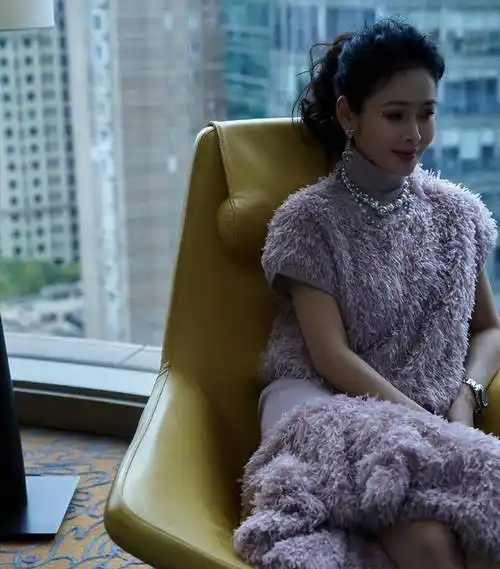 于明加为女儿庆生,15岁萌姐身高近一米八又高又美,二女儿更漂亮_胡俊