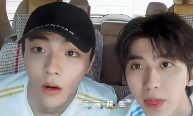 陈立农朱正廷搂腰热聊26小分队团魂感人其他成员隔空呼应