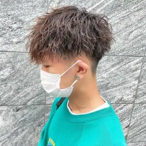 2021最受欢迎的男生发型(2021年男士最热门发型)(图11)