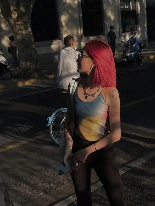 真的爱死我的红头发,搭配衣服时髦度瞬间up up!