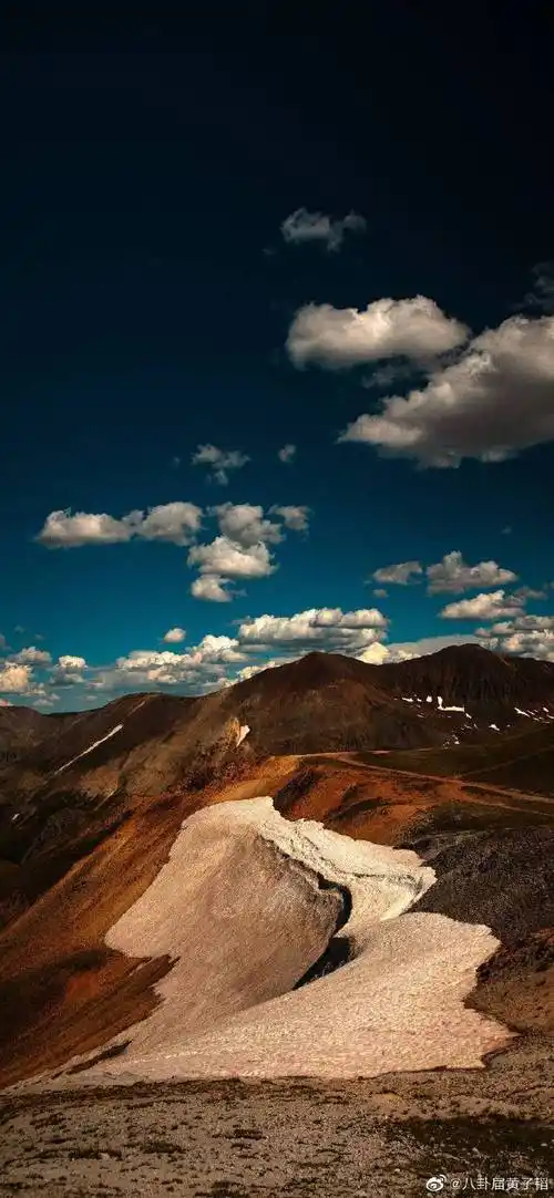 2021有很多想留住的美景.都很不错.很想下载起来当壁纸啊.