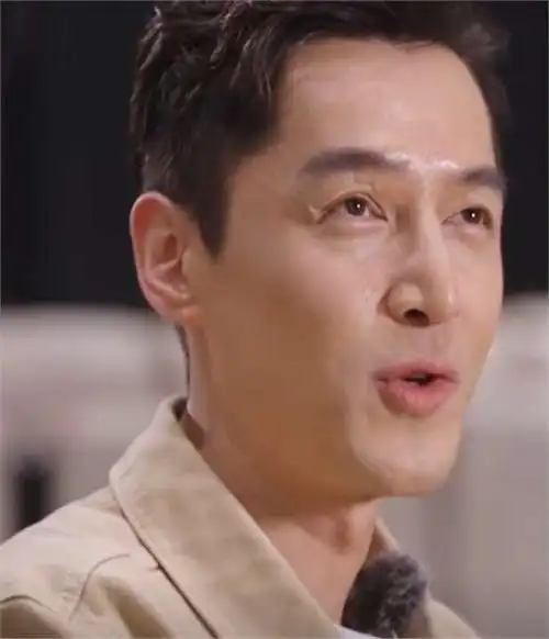 胡歌谈陪产不开心,直言:1岁4个月女儿不会走路,但会说很多话!