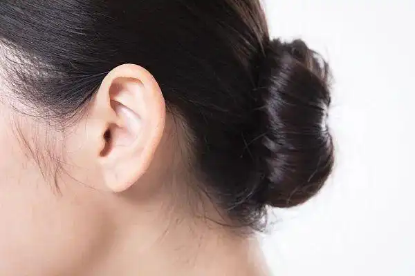 老寿星耳朵大耳垂长专家分析耳朵的样子如何影响你的健康和寿命