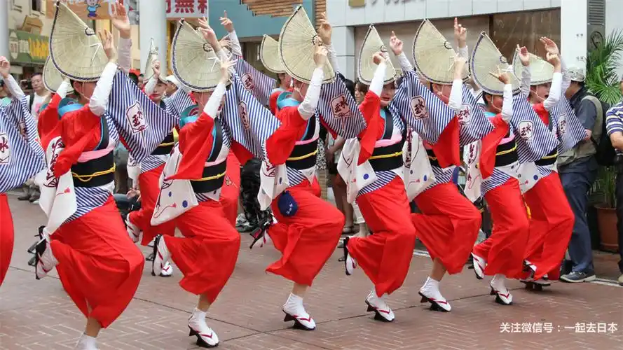 阿波舞是德岛当地的传统舞蹈,而阿波舞祭就是日本最大级别的阿波舞