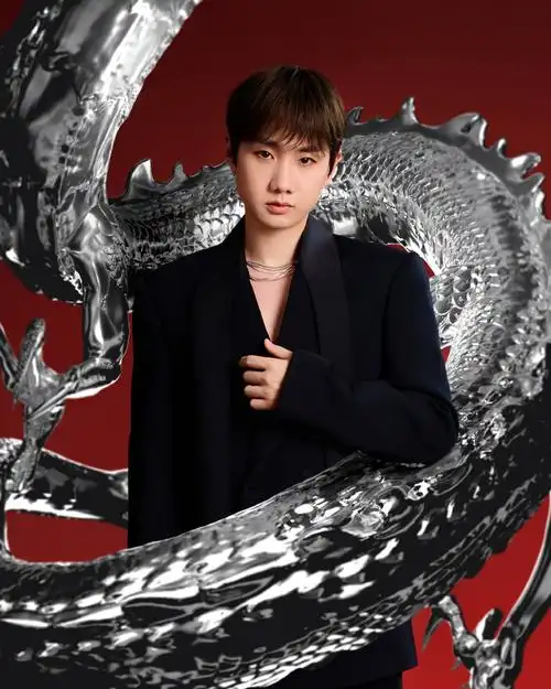 汪苏泷超话#汪苏泷today##微博之夜#  神秘酷黑,霸气银龙,cg合成银龙