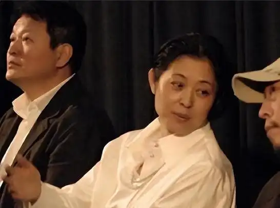 倪大红隐藏27年的妻子,竟然是倪萍的妹妹,结婚多年从未公开过!