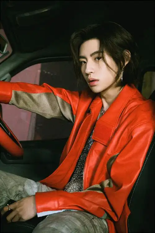 法拉利2023春夏系列##ferraristyle##小鬼复古摇滚风皮衣造型##小鬼