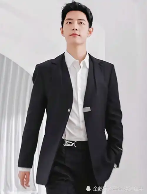 肖战新西装造型惊艳,出演霸总毫无违和感,不愧是内娱黄金单身汉!插图5