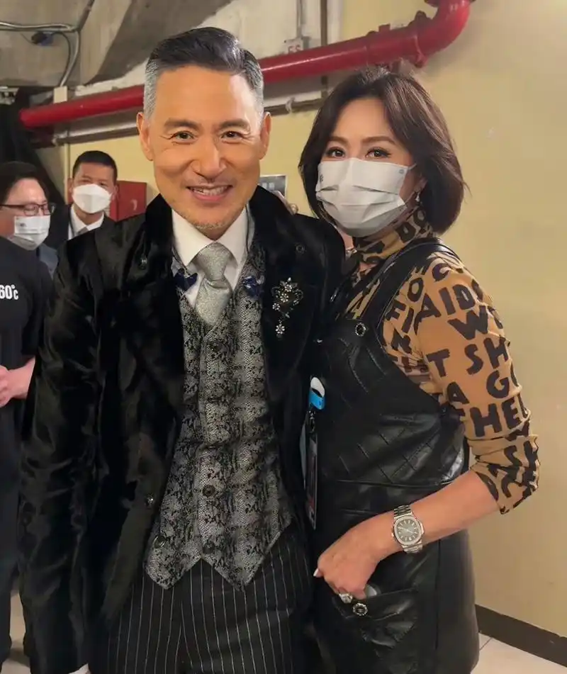 刘嘉玲去看张学友的演唱会了 67